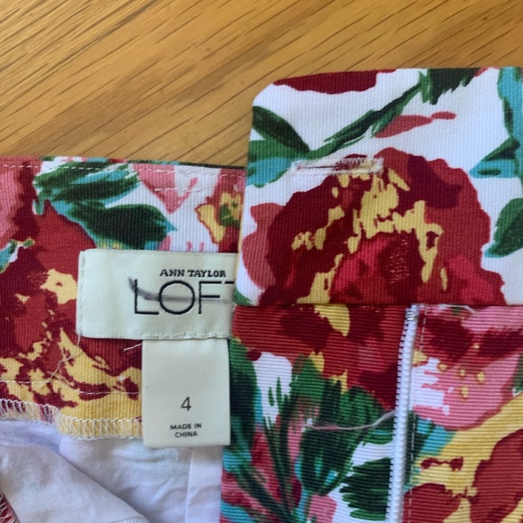 Ann Taylor Loft Flowered Skirt, Size 4 - Picture 3 of 3